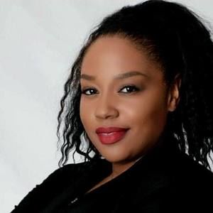 Meet your Posher, Adra